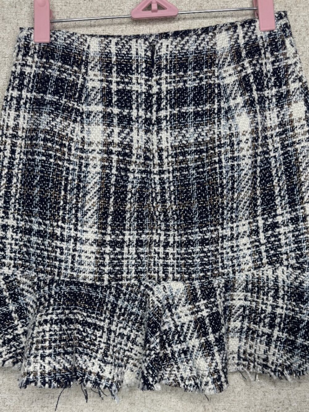 NWT Francesca’s Tweed Plaid Mini Skirt Navy White Ruffle Hem Small - Picture 4 of 8